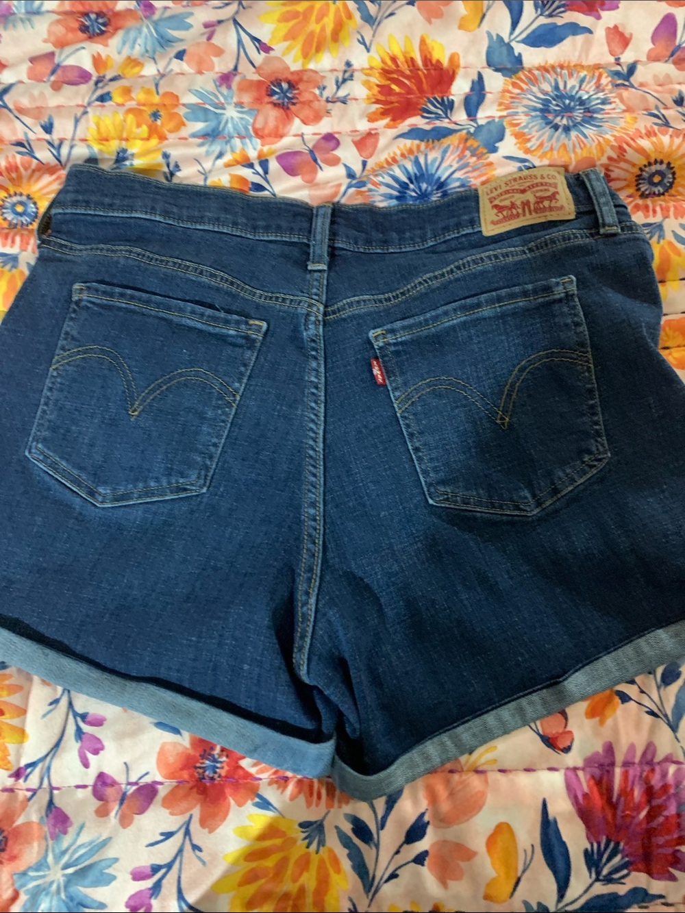 Levi’s - Picture 3 of 3